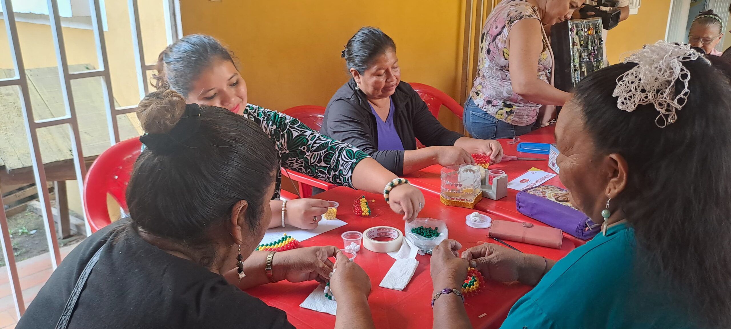 Fotografía de Emprendimiento y Orgullo: Las Mujeres del Plan Tres Mil Celebran 42 Años de Historia